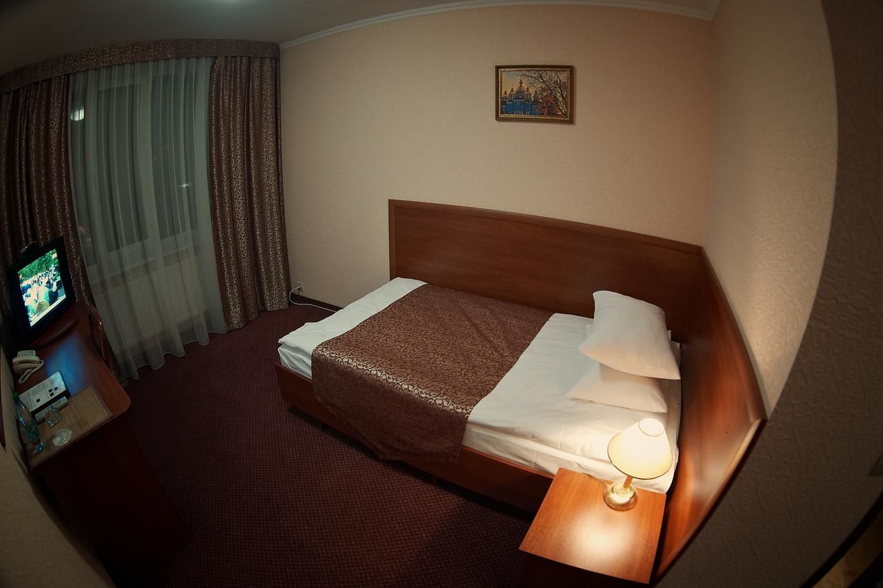 Отель Hotel Mir Ровно-18
