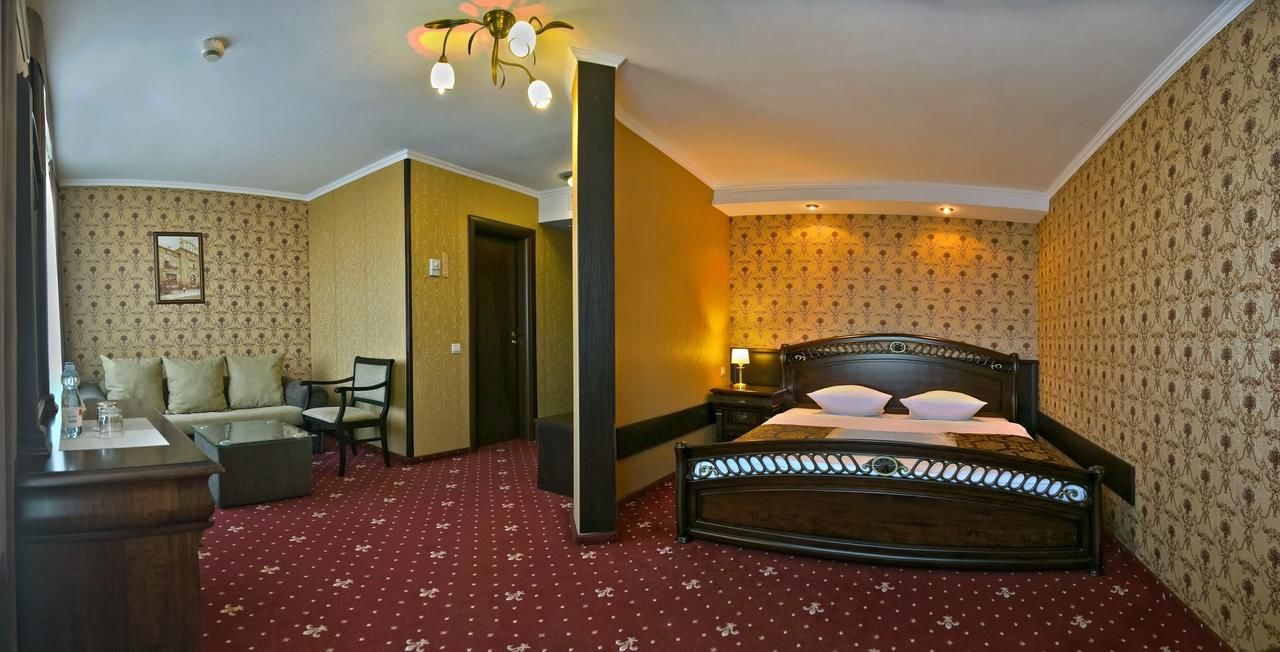 Отель Hotel Mir Ровно-6