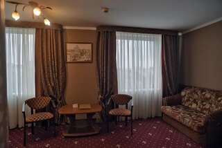 Отель Hotel Mir Ровно-4